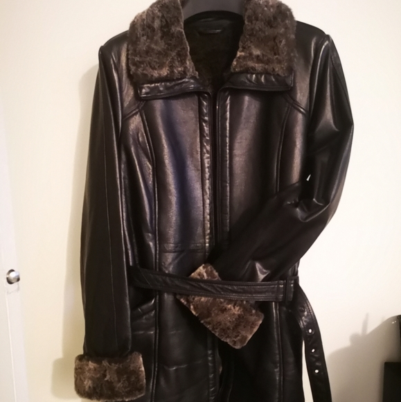 Fall/Winter Leather Jacket - Picture 2 of 4